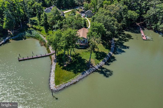 277 EMERALD COVE RD, Reedville, VA 22539