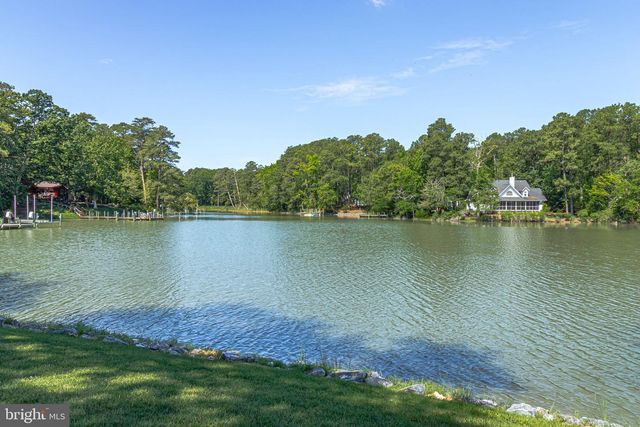 277 EMERALD COVE RD, Reedville, VA 22539