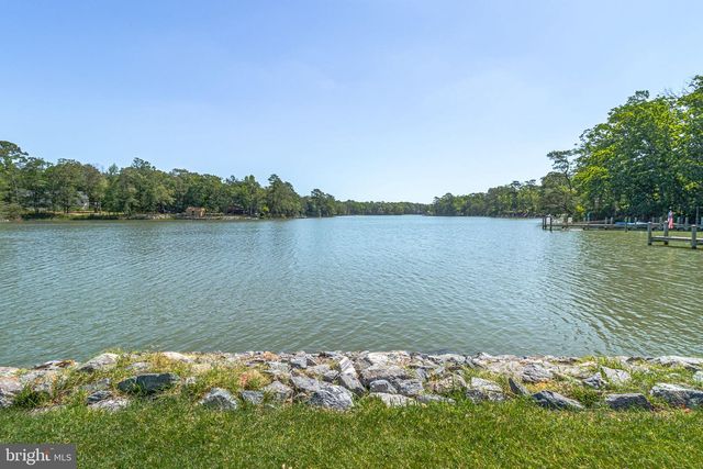 277 EMERALD COVE RD, Reedville, VA 22539