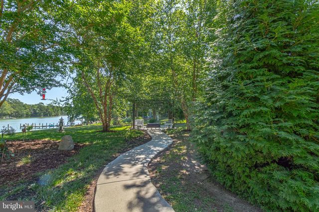 277 EMERALD COVE RD, Reedville, VA 22539