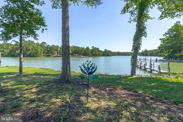 277 EMERALD COVE RD, Reedville, VA 22539
