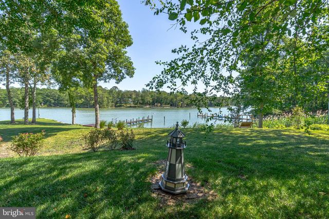 277 EMERALD COVE RD, Reedville, VA 22539