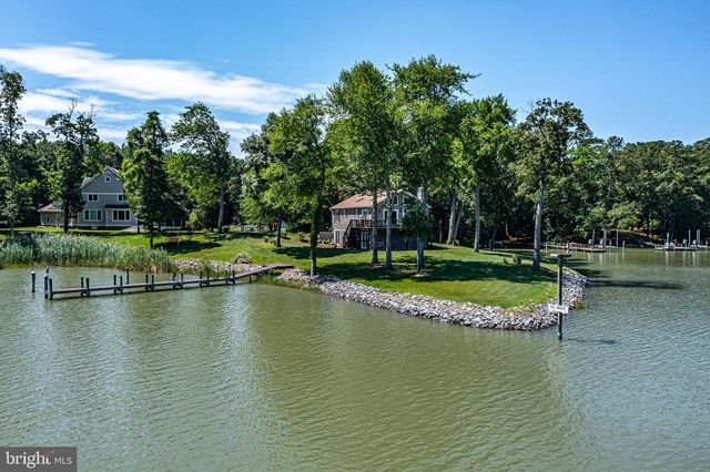 277 EMERALD COVE RD, Reedville, VA 22539
