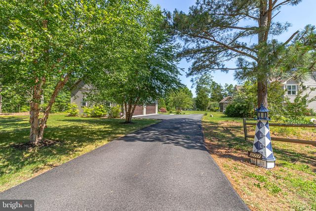 277 EMERALD COVE RD, Reedville, VA 22539