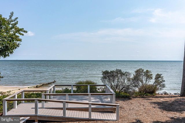 277 EMERALD COVE RD, Reedville, VA 22539