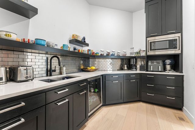 3419 NW Riverbend Road, Bentonville, AR 72712