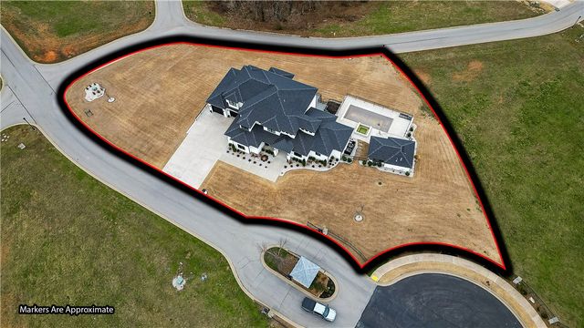 3419 NW Riverbend Road, Bentonville, AR 72712