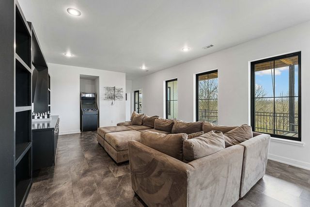 3419 NW Riverbend Road, Bentonville, AR 72712