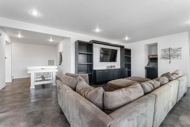 3419 NW Riverbend Road, Bentonville, AR 72712