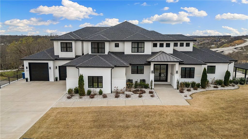 3419 NW Riverbend Road, Bentonville, AR 72712