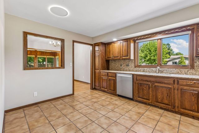 10000 31st Avenue N, Plymouth, MN 55441