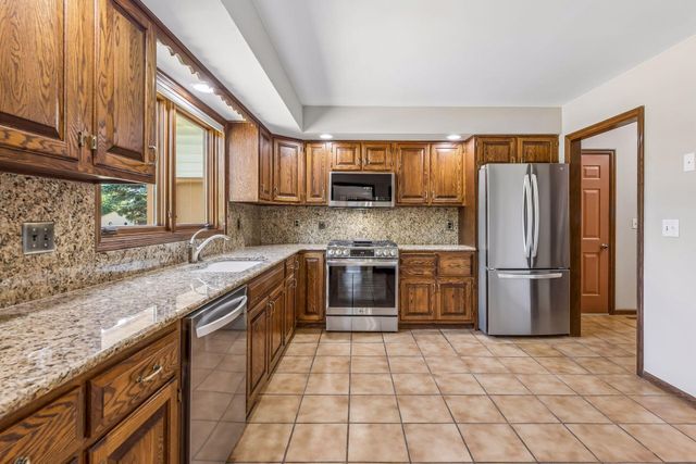 10000 31st Avenue N, Plymouth, MN 55441