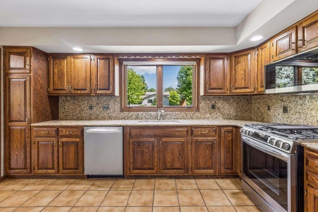 10000 31st Avenue N, Plymouth, MN 55441