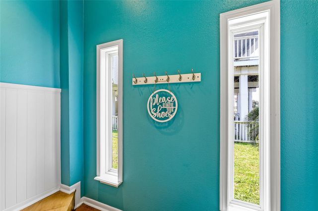 4239 Spoonbill Lane, Galveston, TX 77554