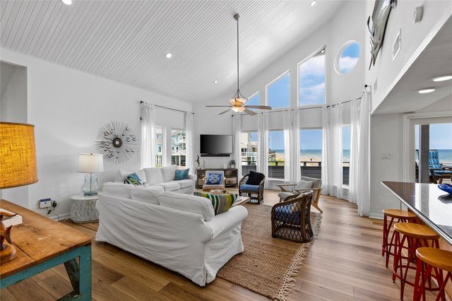 4239 Spoonbill Lane, Galveston, TX 77554