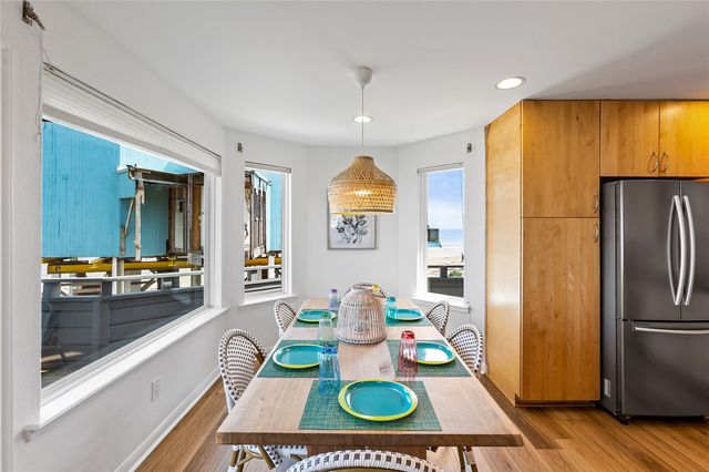 4239 Spoonbill Lane, Galveston, TX 77554