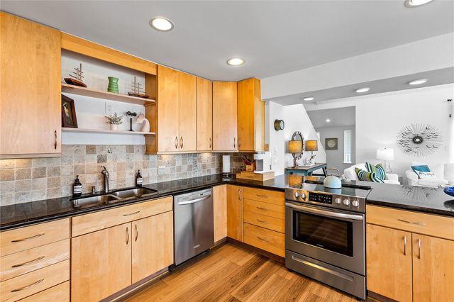 4239 Spoonbill Lane, Galveston, TX 77554