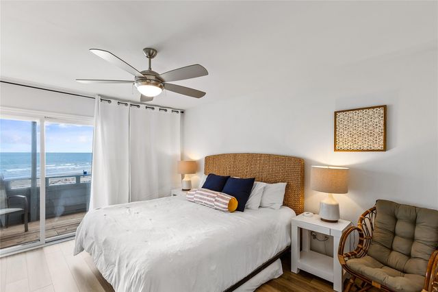 4239 Spoonbill Lane, Galveston, TX 77554