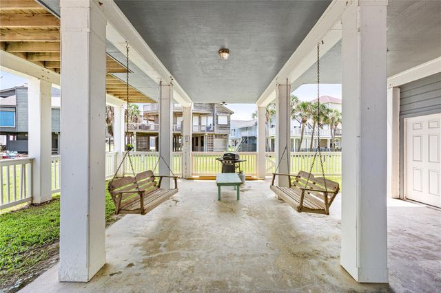 4239 Spoonbill Lane, Galveston, TX 77554