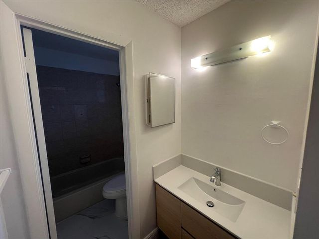 5847 BLUEBERRY Court 85, Lauderhill, FL 33313