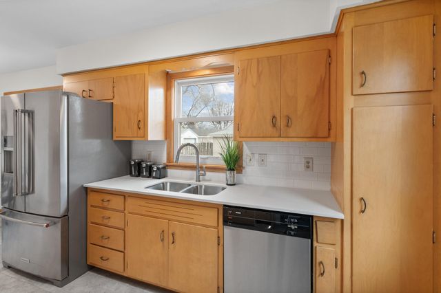 4534 Dupont Avenue N, Minneapolis, MN 55412