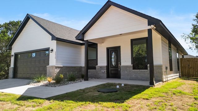 2515 Austin Court, Granbury, TX 76048