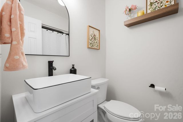 2990 Clarks Chapel Road, Lenoir, NC 28645