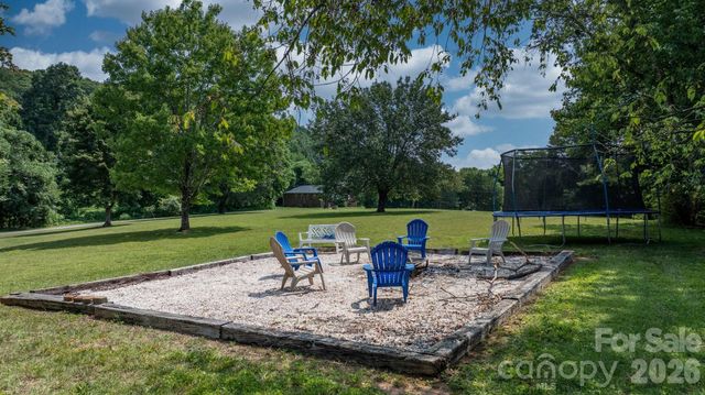 2990 Clarks Chapel Road, Lenoir, NC 28645