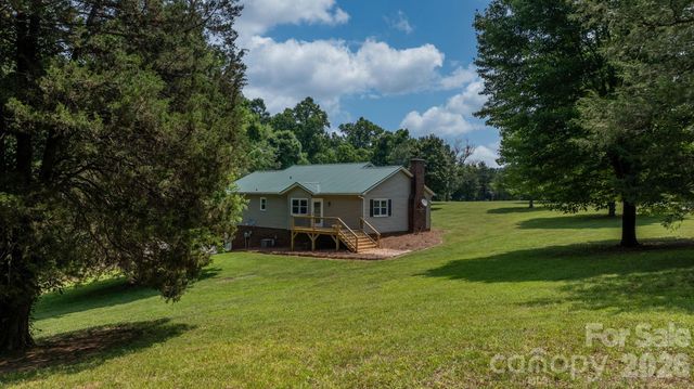 2990 Clarks Chapel Road, Lenoir, NC 28645