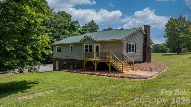 2990 Clarks Chapel Road, Lenoir, NC 28645