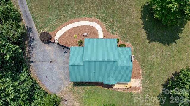 2990 Clarks Chapel Road, Lenoir, NC 28645