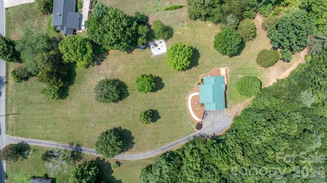 2990 Clarks Chapel Road, Lenoir, NC 28645