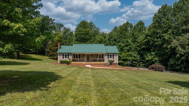 2990 Clarks Chapel Road, Lenoir, NC 28645