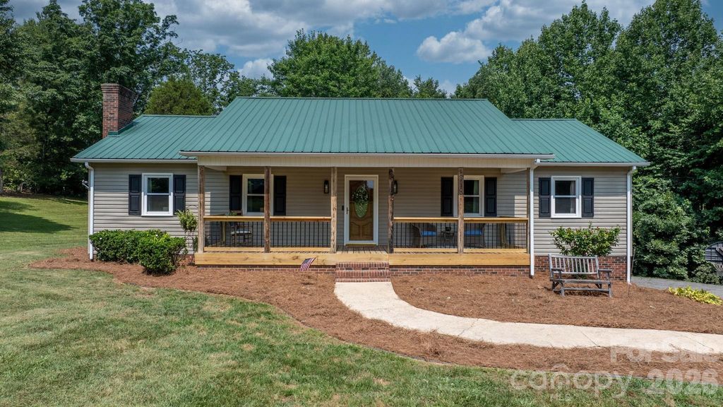 2990 Clarks Chapel Road, Lenoir, NC 28645
