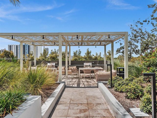 580 72nd St 1801, Miami Beach, FL 33141