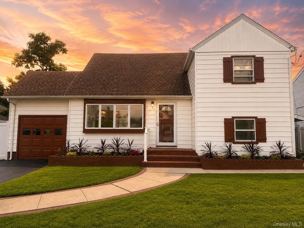 984 Hayes Street, Baldwin, NY 11510 — photo 2
