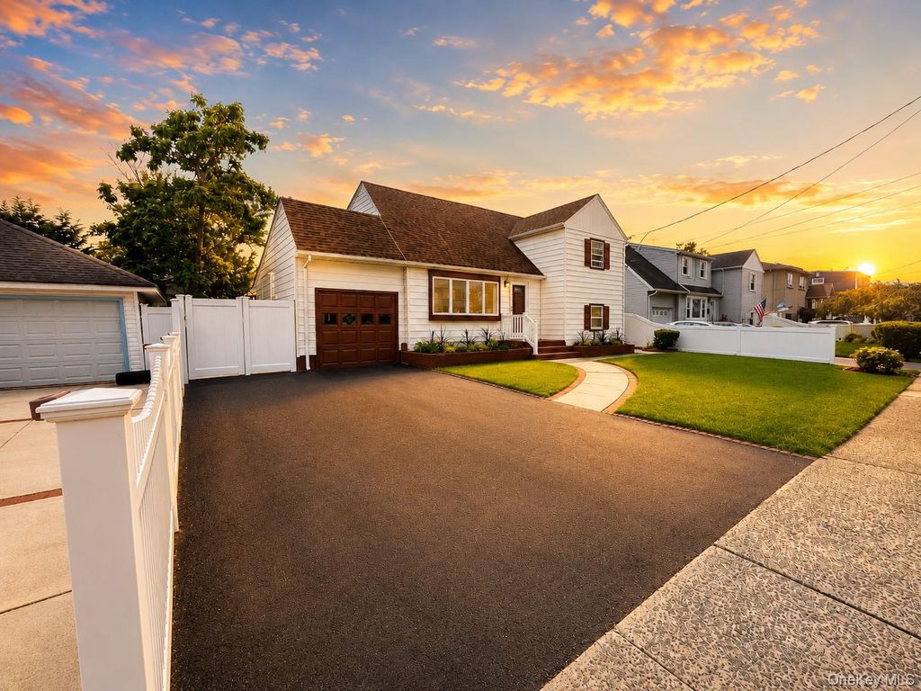 984 Hayes Street, Baldwin, NY 11510 — photo 3