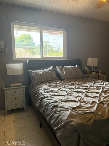 8233 Fallbrook, Los Angeles, CA 91304