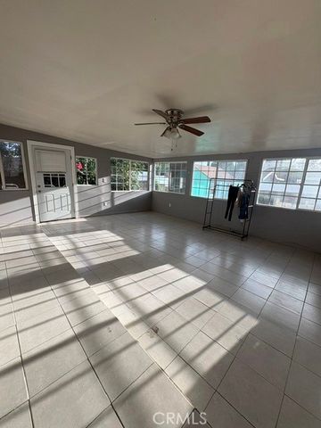 8233 Fallbrook, Los Angeles, CA 91304