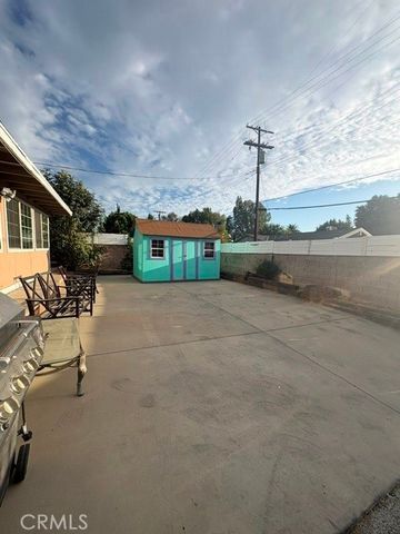 8233 Fallbrook, Los Angeles, CA 91304