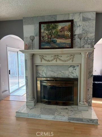 8233 Fallbrook, Los Angeles, CA 91304