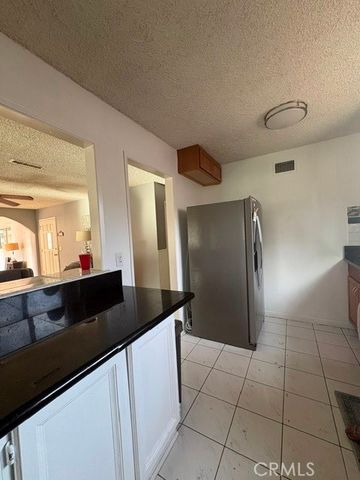 8233 Fallbrook, Los Angeles, CA 91304