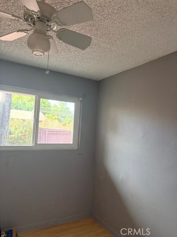 8233 Fallbrook, Los Angeles, CA 91304