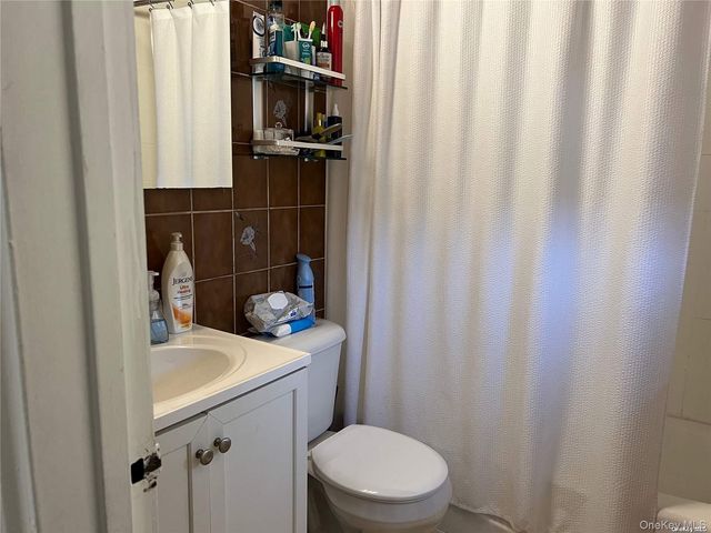 126 Radcliffe Road 2, Island Park, NY 11558