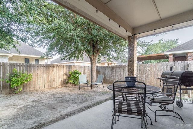 1018 N Boston College Drive, Edinburg, TX 78541