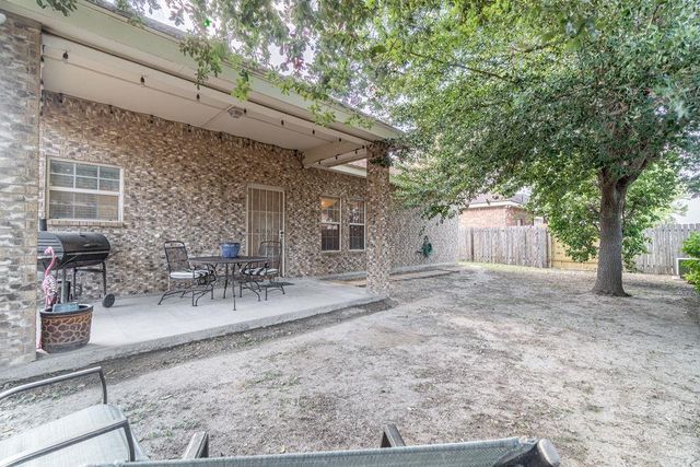 1018 N Boston College Drive, Edinburg, TX 78541