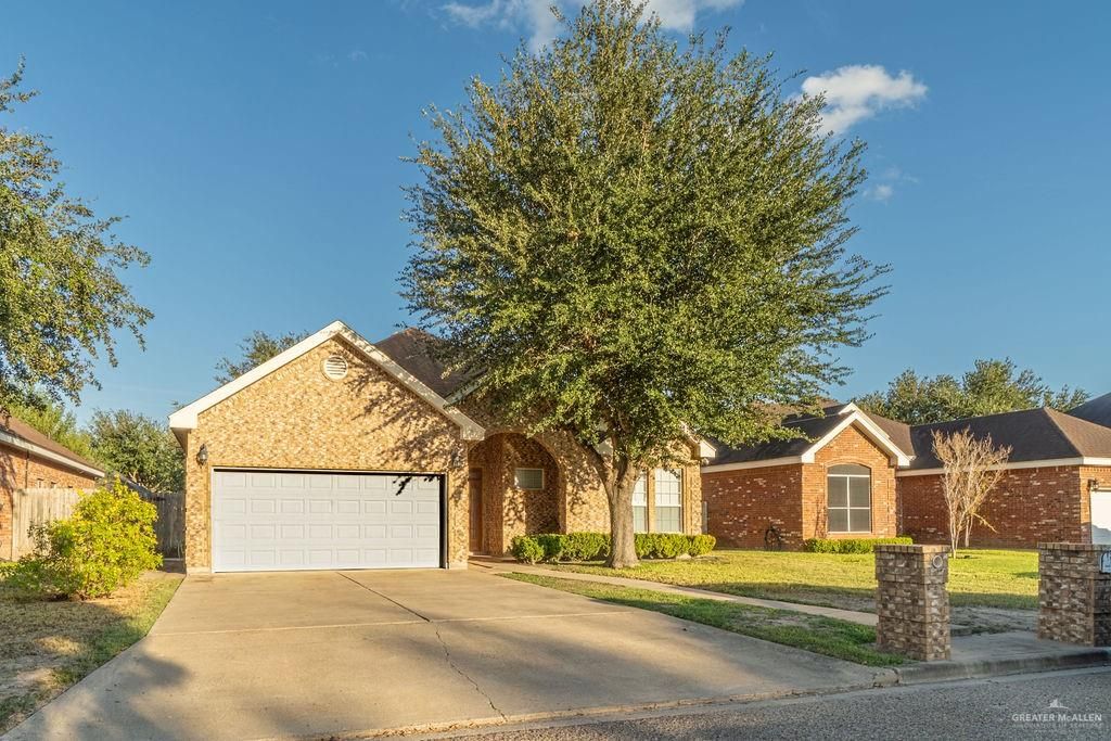 1018 N Boston College Drive, Edinburg, TX 78541