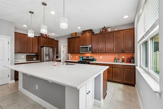 1084 CAVENDER CREEK ROAD, Minneola, FL 34715