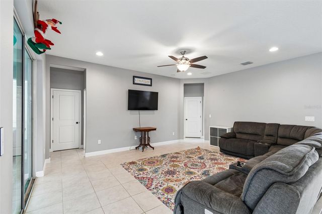 1084 CAVENDER CREEK ROAD, Minneola, FL 34715