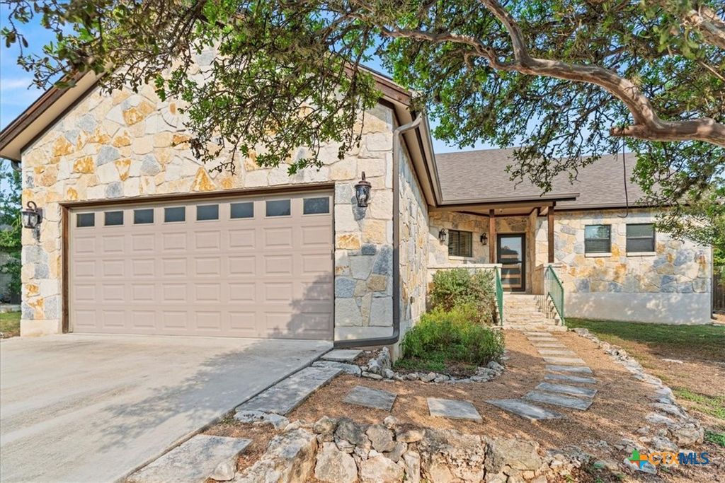 72 Augusta Drive, Wimberley, TX 78676
